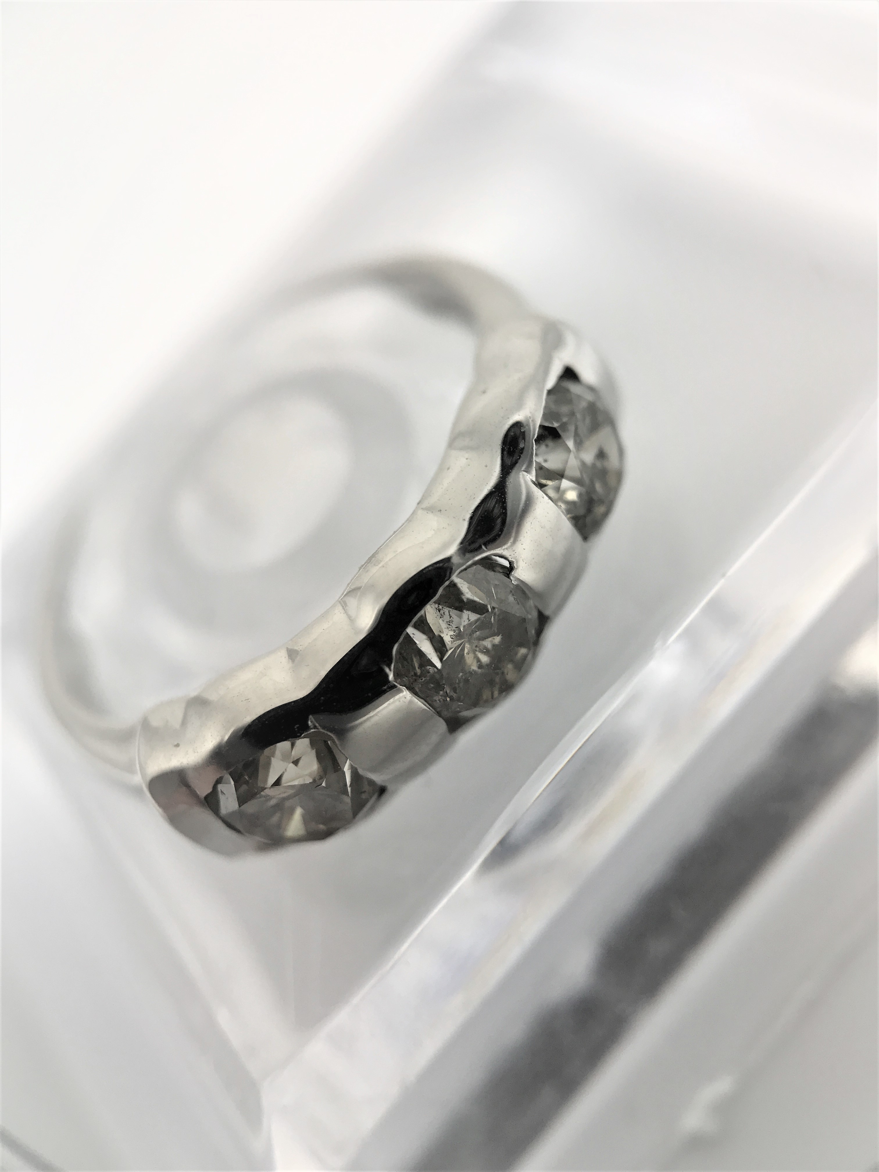 Trinity diamond Ring 10K white gold with diamond - Image 3 of 4