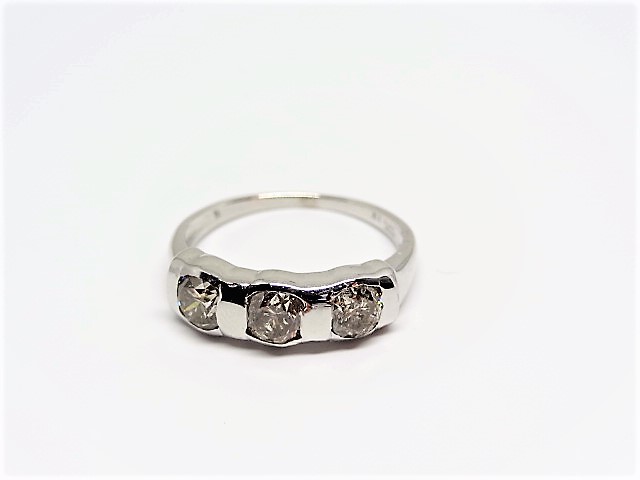 Trinity diamond Ring 10K white gold with diamond