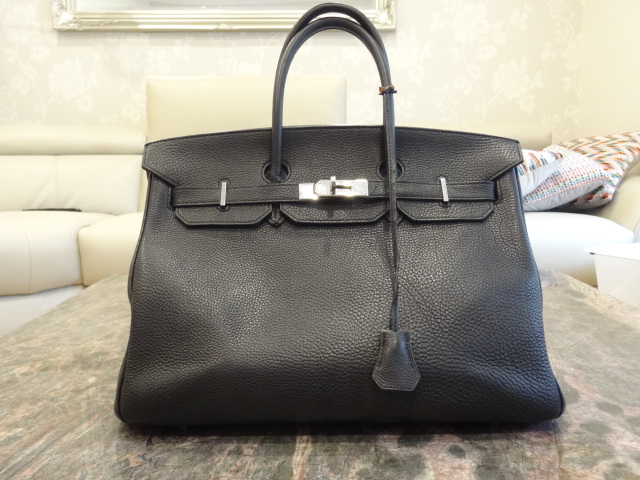 THIS HERMES BIRKIN HANDBAG BLACK CLEMENCE