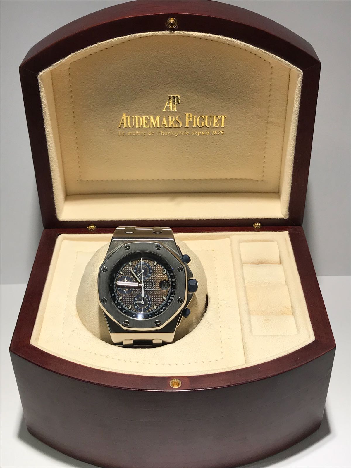 Audemars Piguet stainless steel automatic chronograph Royal Oak offshore 42mm