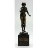 Rieder, H. (um 1900) Stehender, weiblicher Akt. Bronze mit teils beriebener, dunkelbrauner Patina.