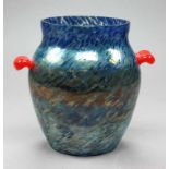 Vase. Farbloses Glas mit blauen und silbernen Kröseleinschmelzungen, stark lüstrierend. Eiförmig