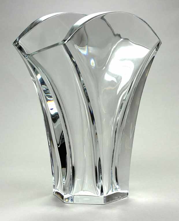 Vase, Baccarat. Farbloses, dickwandiges Kristall. Modell "Ginkgo" in stilisierter, an die Form des - Image 2 of 2