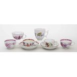 Sechs Tassen, Meissen. Verschiedene Formen. Unterschiedliche, bunte Blumenmalereien. 1 Tasse mit