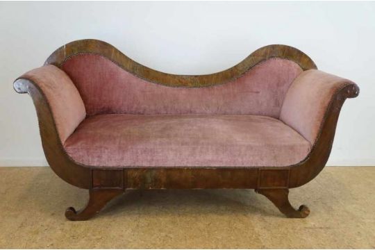 Mahonie Biedermeier bank met roze velours bekleed, 19e eeuw.