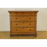 Eiken commode met 4 laden, 19e eeuw, h. 100, br. 115, d. 51 cm.