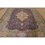 Carpet, Kirman 400 x 300 cm. Tapijt, Kirman 400 x 300 cm.