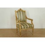 gold painted wooden armchair met satin. Goudgeschilderde houten armstoel met satijnen zitting en