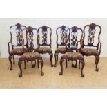 Set van 6 massief mahonie Chippendale eetkamerstoelen bestaande uit 2 met en 4 zonder armleggers,