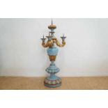 Polychroom houten 4-lichts staande kandelaar, 19e eeuw h.157 cm. A polychroom 4-light candelabra,