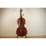 Chello 4/4 met strijkstok en standaard A cello 4/4 with bow and stand