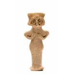 Syrië, staand terracotta vrouwelijk idool, uilenkopfiguur, 300-200 v. Chr., Hettitisch. Aangekocht