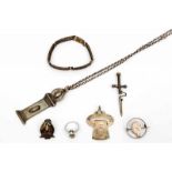 Diverse bijoux, waaronder zilveren boekslot, armband en ring