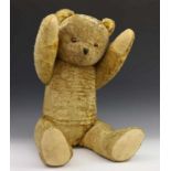 Teddybeer, ca. 1940 l. 75 cm.