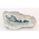 Celestiet Geode 35 x 19 x 16 cm.