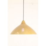 Goudkleurige metalen hanglamp Herkomst: uit de nalatenschap van een architect van het Nieuwe Bouwen,