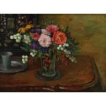 Anna Lehmann (1876-1956) Stilleven met bloemen in een glazen vaas board, gesign. l.o., 31 x 40 cm.