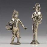 Duitsland, twee cachets, Jugendstil h. 10 en 11 cm.