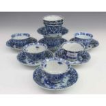 China, diverse blauw-wit porseleinen kop en schotels, Kangxi en 18e eeuw (w.b. beschadigd)