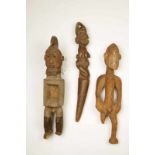 DRC., Congo, Teke, krachtfiguur en Senufo verweerd sculptuur van bosgeest. Hierbij Yoruba, tapper.