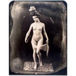 Joel-Peter Witkin (geb. 1939) Beauty has three Nipples, Berlin gelatine zilverdruk, verso gesign.,