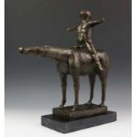 Bronzen sculptuur; Ruiter te paard h. 36 cm.