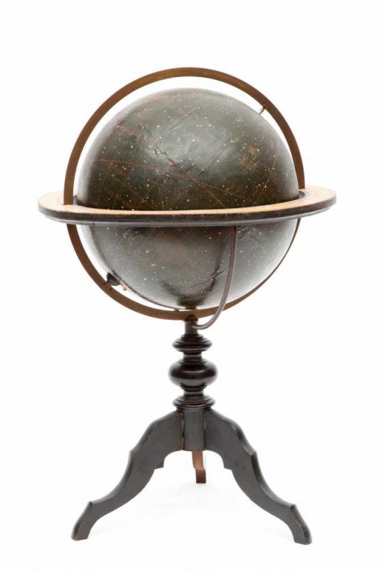 H. Albrecht, Schotte Berlin, 12-inch sterrenglobe, ca. 1880, op houten voet h. 64 cm.