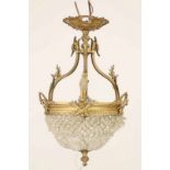 Verguld bronzen en koperen eenlichts zakkroon in Louis XV/XVI-stijl, met oa. toortsen,