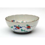 Japan, Arita, porseleinen kom, Edo periode, 18e eeuw, met Kakiemon decor van bloesemtak en vogel