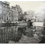 Cas Oorthuys (1908-1975) Keizersgracht ter hoogte van de Leidsegracht. Hierbij schoolplaat,