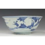 China, blauw-wit porseleinen kom, Transitional, met decor rondom van berglandschap met figuur met