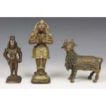 India, bronzen Nandi, staande Vishnu en Hanuman. br. 11 en h. 12,5 en 17 cm. [3]