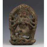 India, gestoken houten stele; Veelarmige Shiva h. 21 cm. [1]