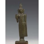 Srilanka, bronzen staande godheid, ca. 1900, met gelooid gewaad h. 13,5 cm. [1]