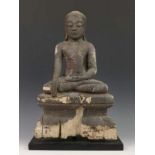 Birma, gelakt houten Boeddha, mogelijk 19e eeuw, gezeten in bhumisparsamudra (lak mist ten dele,