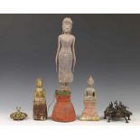 Birma, drie houten Boeddha's en India, twee bronzen doosjes [5]