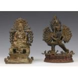 Nepal, twee bronsjes, één met verguldsel en gelakt rode troon h. 17 en 19 cm. [2]
