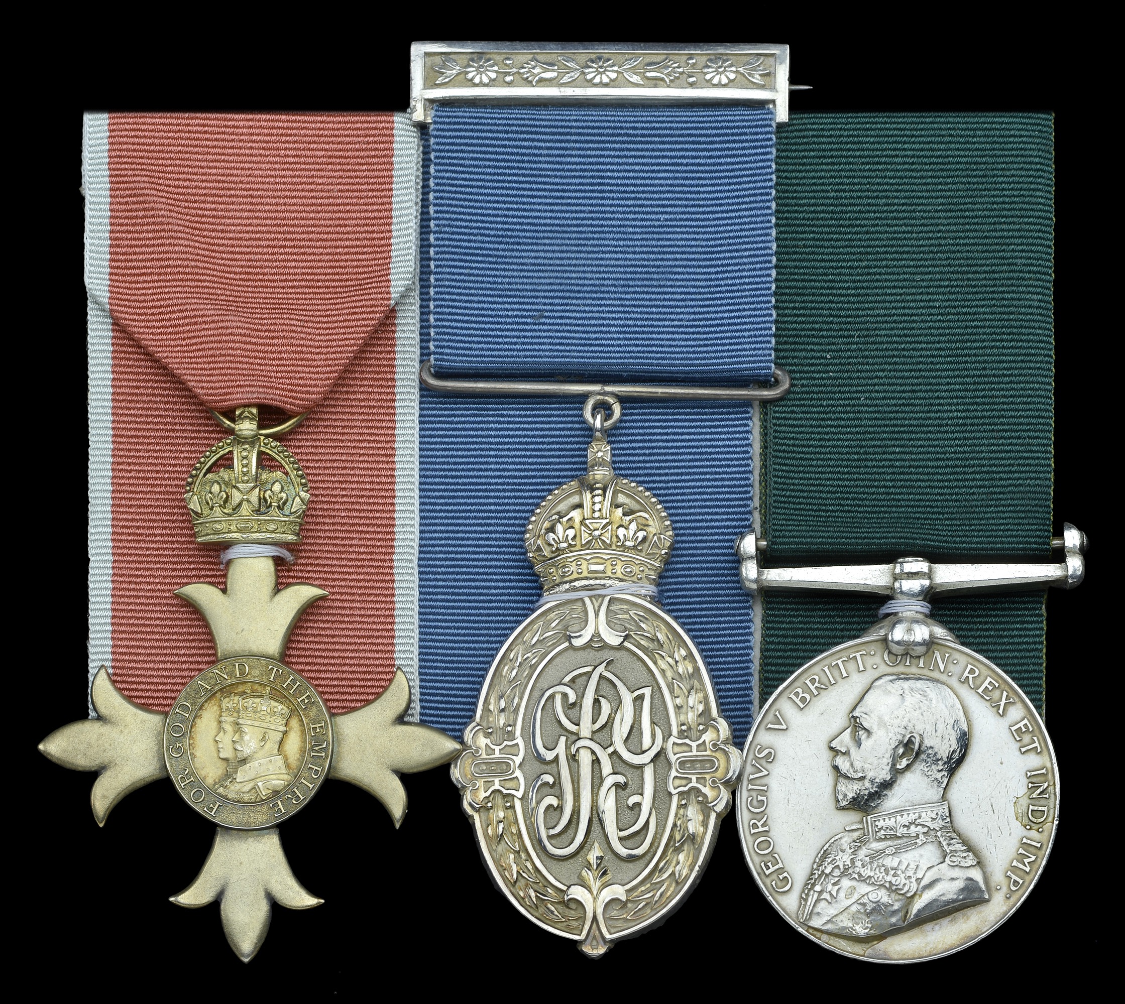 GROUPS AND SINGLE DECORATIONS FOR GALLANTRY