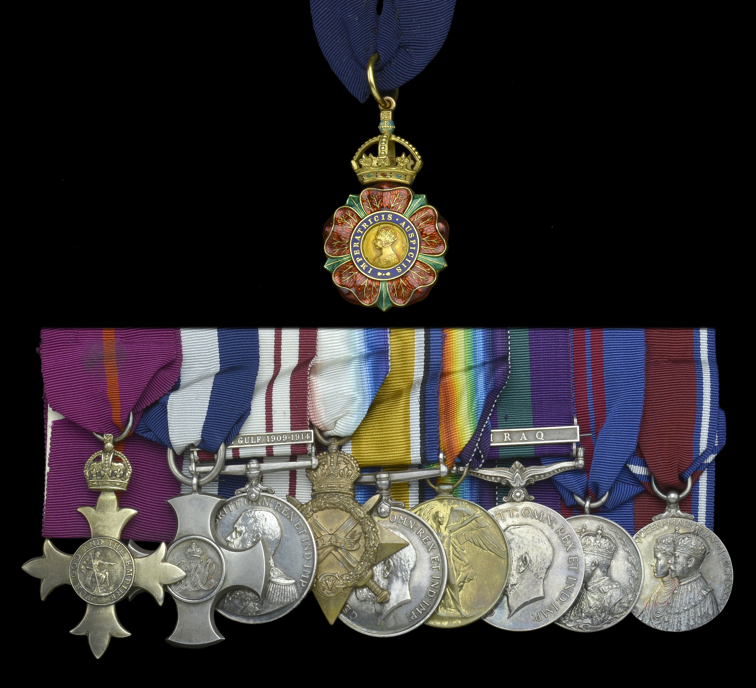 Groups and Single Decorations for Gallantry