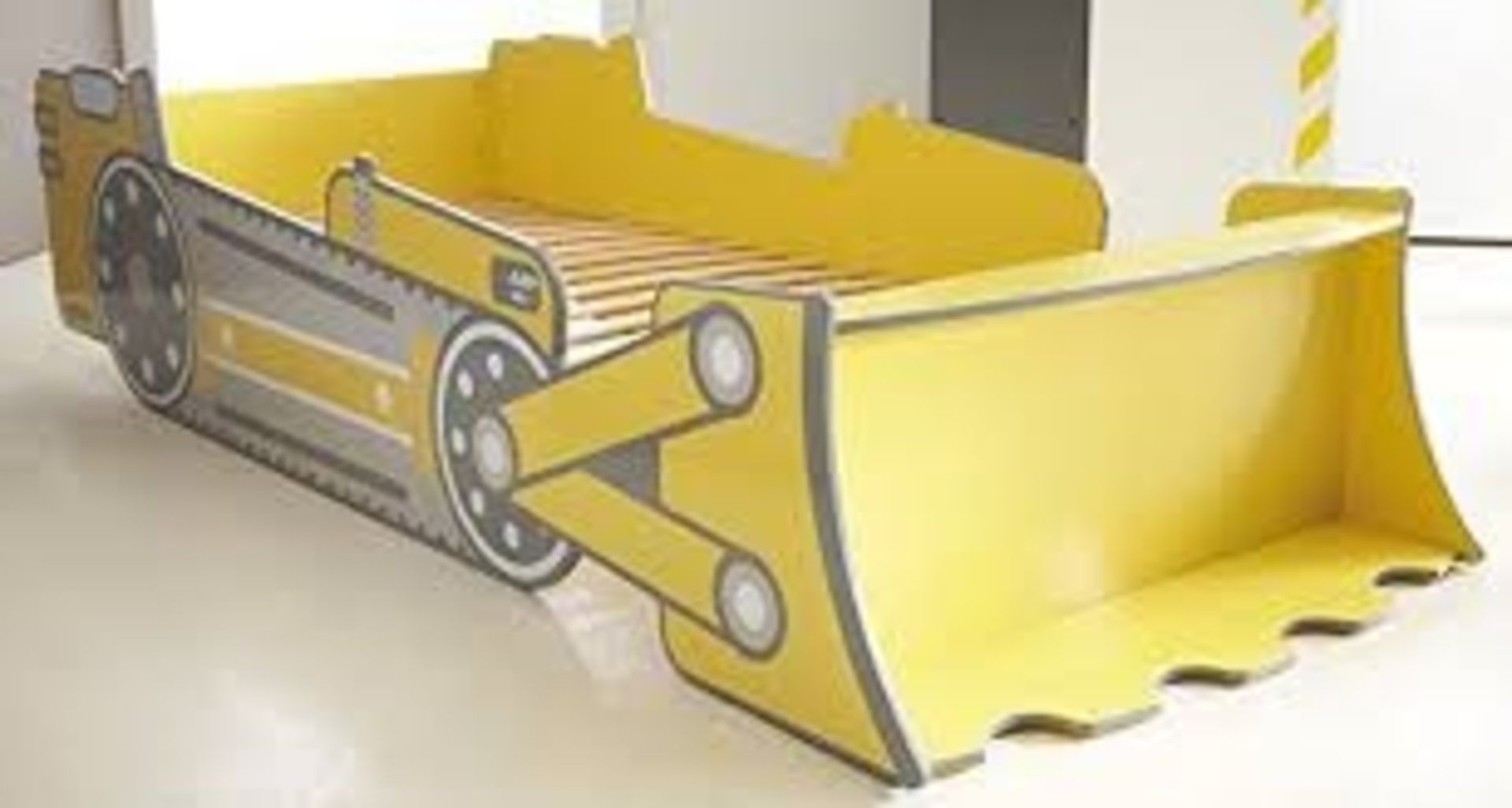 1 BRAND NEW BOXED BULDO CHILDRENS BULLDOZER BED