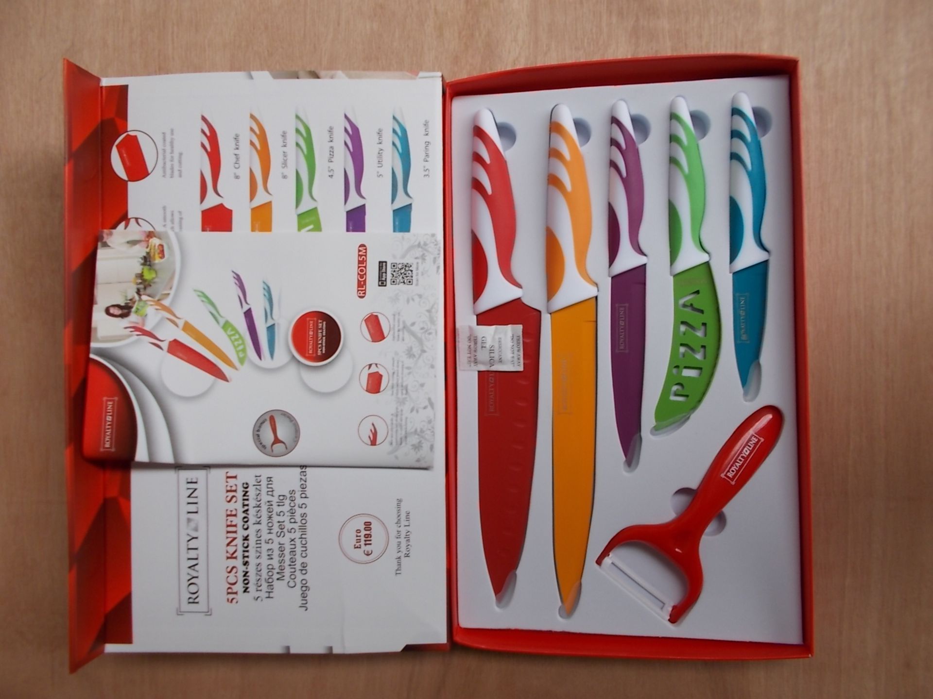 1 BRAND NEW BOXED ROYALTY MULTI COLOUR 5 PIECE KNIFE SET AND POTATO PEELER