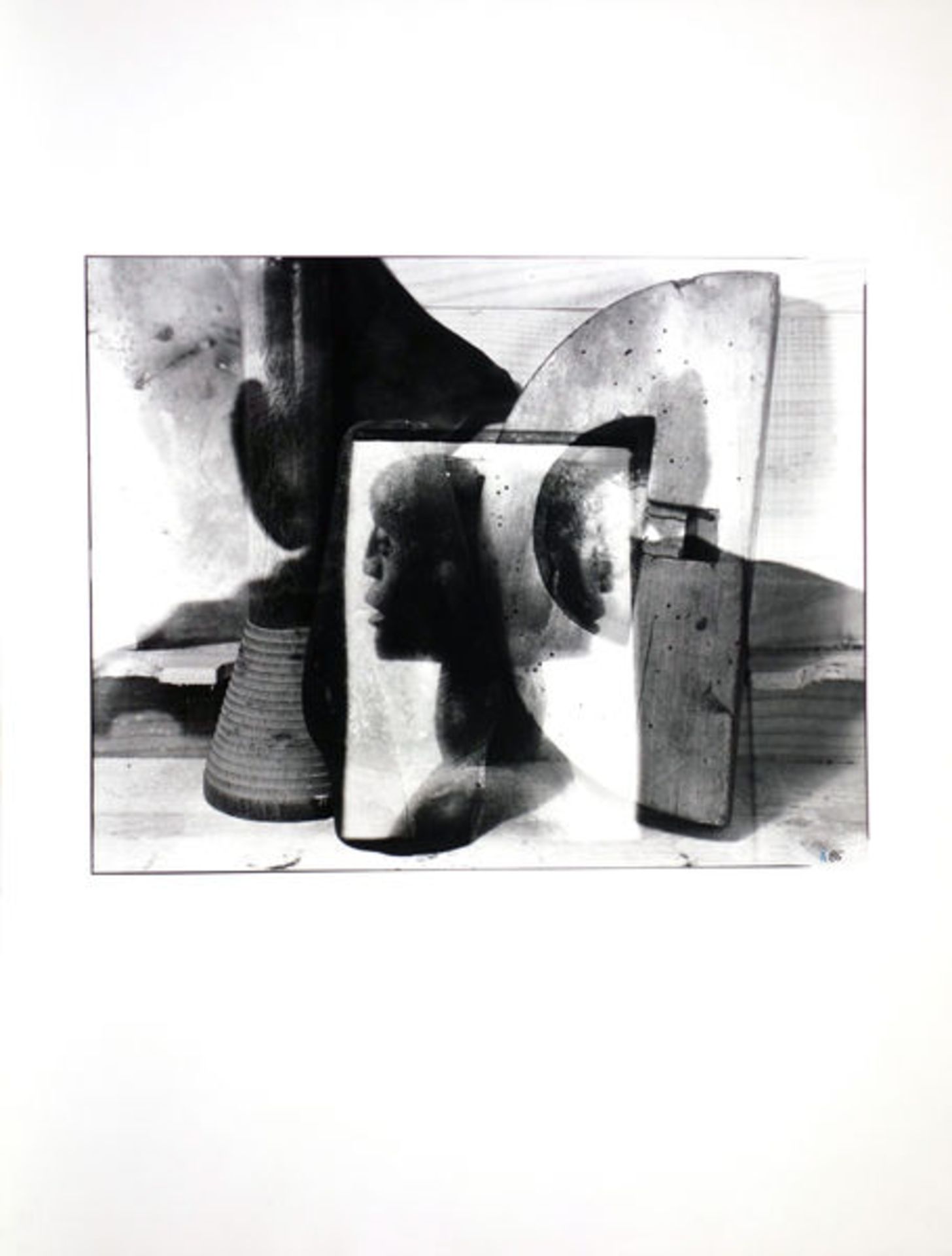 Appelt, Dieter Foto auf Papier, 40,2 x 30,5 cm No - Maske (1984) Monogrammiert und datiert unten