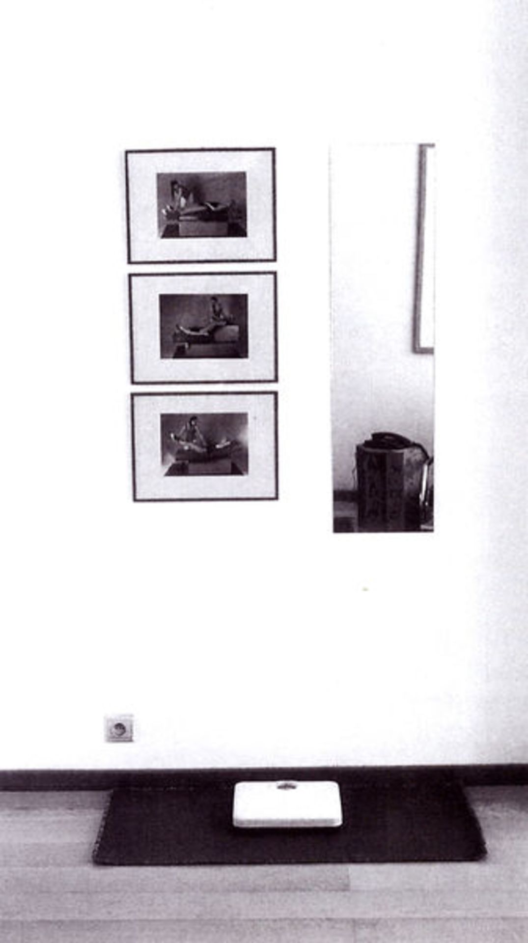Bijl, Guillaume Installation Composition Trouvée (1989) 3 hinter Glas gerahmte Farbfotografien,