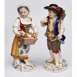 Paar Gärtnerfiguren, Meissen 20. Jh. Je Standfigur in galant-ländl. Kleidung auf kl. Sockel m.