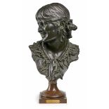 Gr. Bronze-Büste Kopf einer jungen, lachenden Frau, wohl Belgien um 1900. Schwarz patiniert. Stark