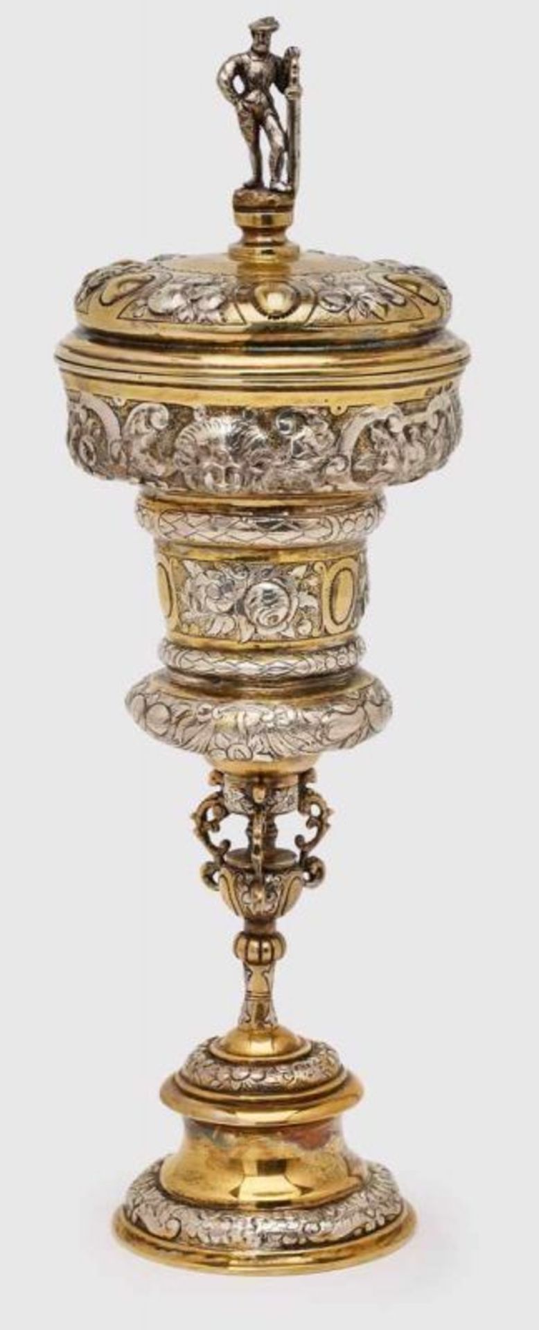 Kl. Pokal, Renaissance-Stil, Hanau um 1900. 800er Silber, vergoldet. Fa. Schleissner. Hohe Kuppa, - Bild 2 aus 3