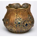 Cachepot, Jugendstil, Amphora um 1900. Heller Scherben, braun/ gold glasiert u. blau be- malt,