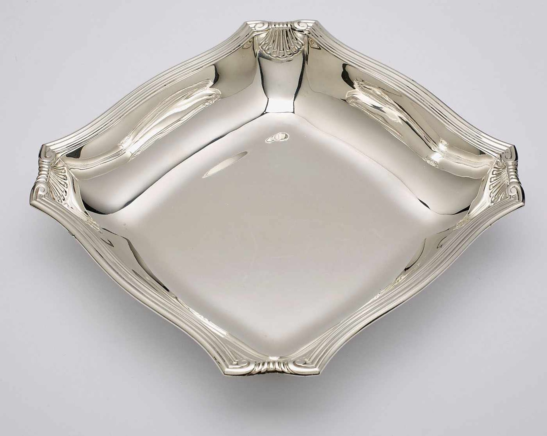 Quadrat. Schale, Paris um 1900. 950er Silber. Beschau Frankreich, Meistermarke "A. Risler &