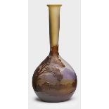 Kl. Solifleurvase, Gallé um 1910-20. Farbloses Glas, innen gelb u. außen violett/ braun