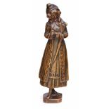 Kl. Figur "Frau in Biedermeier-Tracht", Ferdinand Lugerth (1898-1915), Ende 19. Jh. Bronze, hell